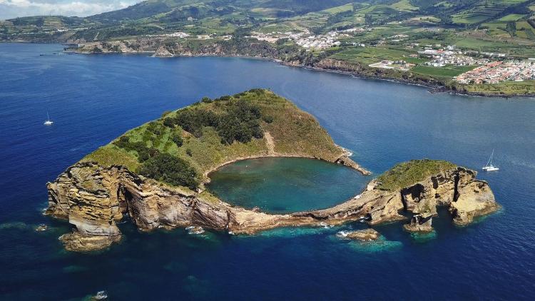 Photo d'une île des Açores