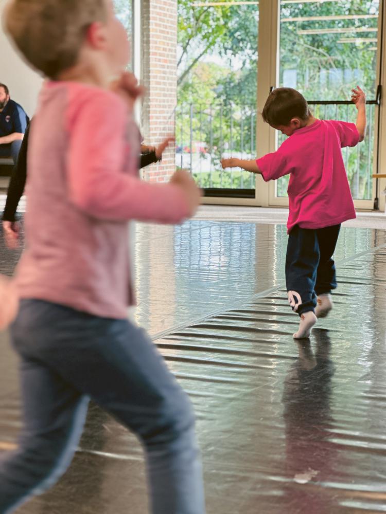 atelier de danse créative pour enfants à la maison de la culture de Tournai